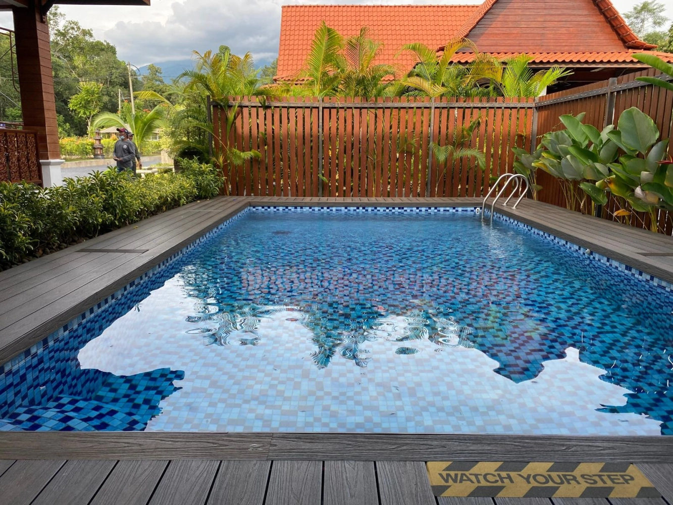 Bespoke Skimmer Pool Design Dubai – Home Master
