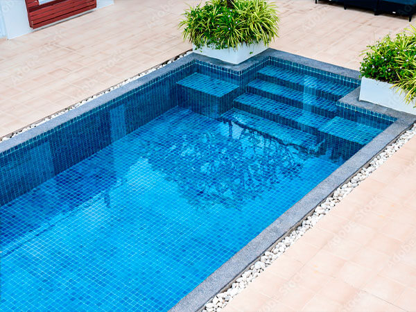 Luxury Skimmer Pool Dubai – Home Master